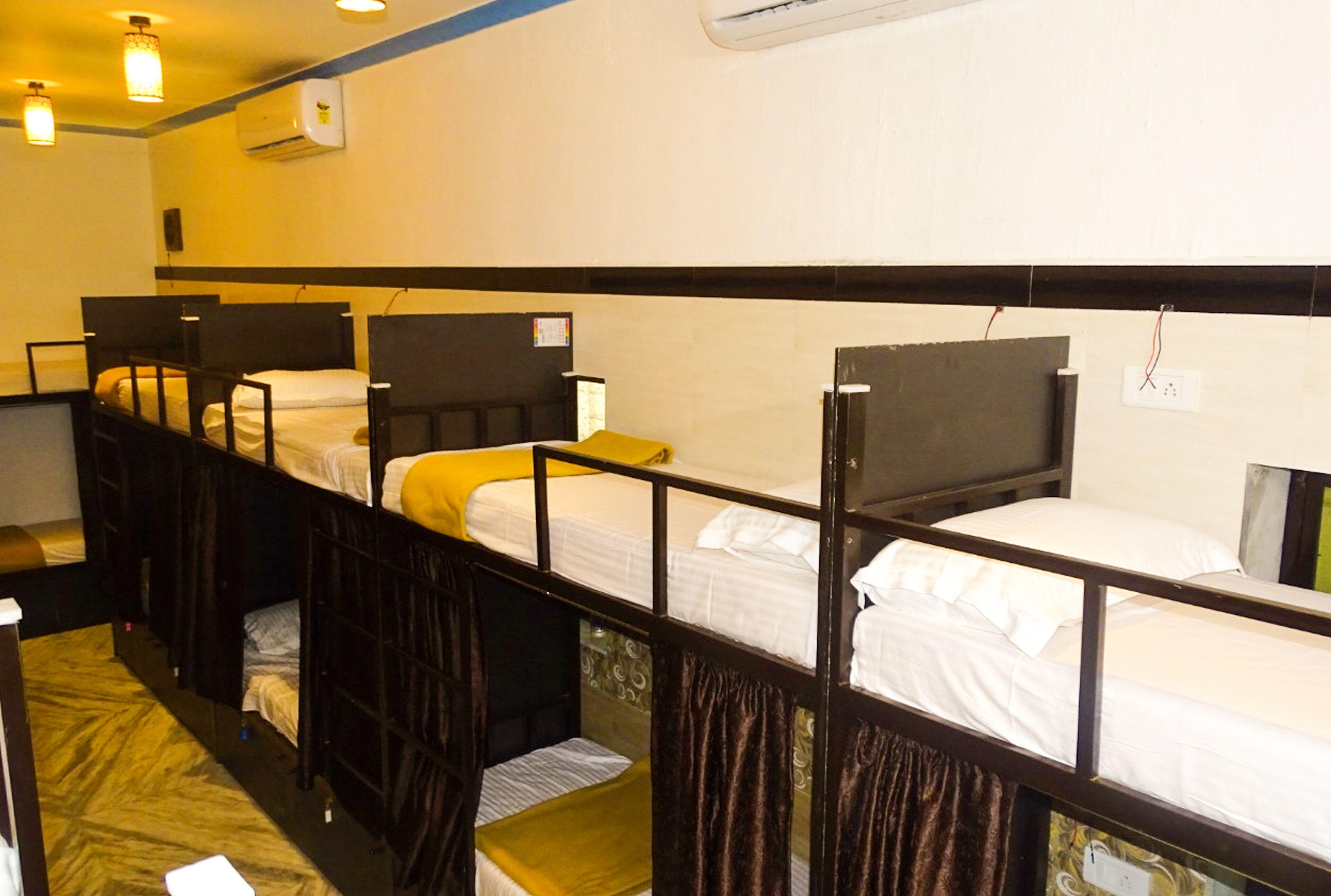 Sunshine Backpackers, Airport Hostel - Mumbai — Photos 3